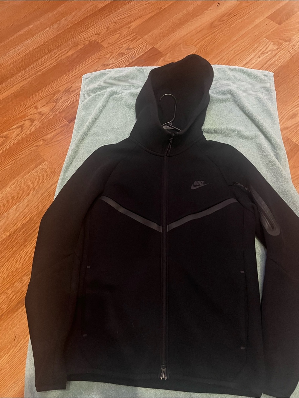 NikeTech Black Full-Zip Hooded Sweatshirt Men’s Small